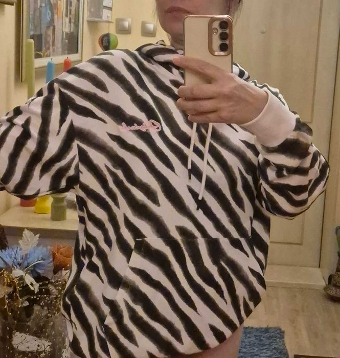 Продавам суичър Джак енд Джоунс, Jack and Jones.
