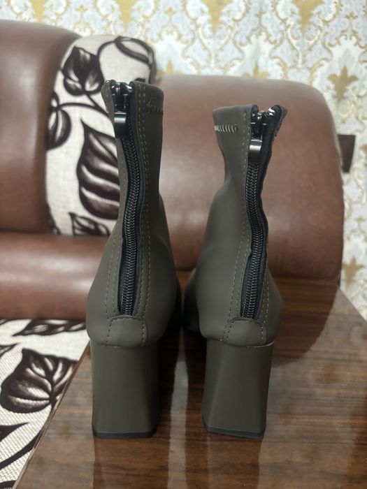 Продаются сапожки