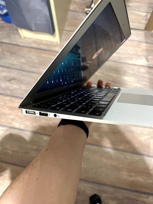 MacBook Air 2014 8GB 256GB 11インチ MacBook Air (11-inch, 2014) 256GB, i7, 8GB RAM + Incarcator