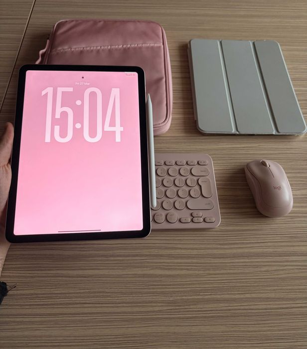 iPad Air 5 - M1, 11 inch + Аксесоари