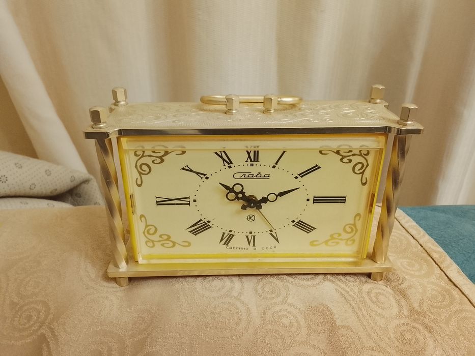 Продам часы времён СССР
