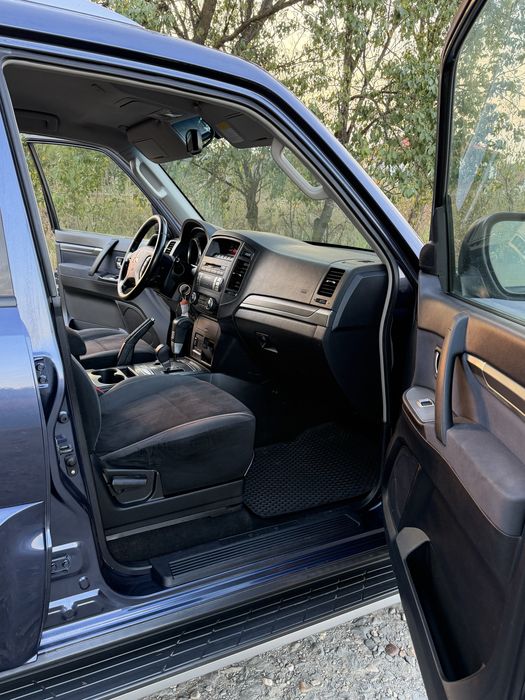 Mitsubishi pajero 3.2 Diesel Autoutilitara  Cutie Automata 4x4-Dif. Blocabil- reductor