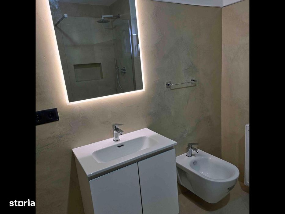 Vând apartament 3 camere finisat