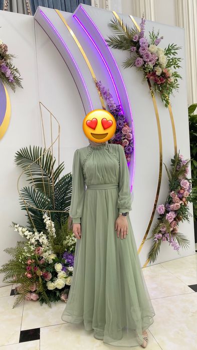 Нарядное вечернее платье