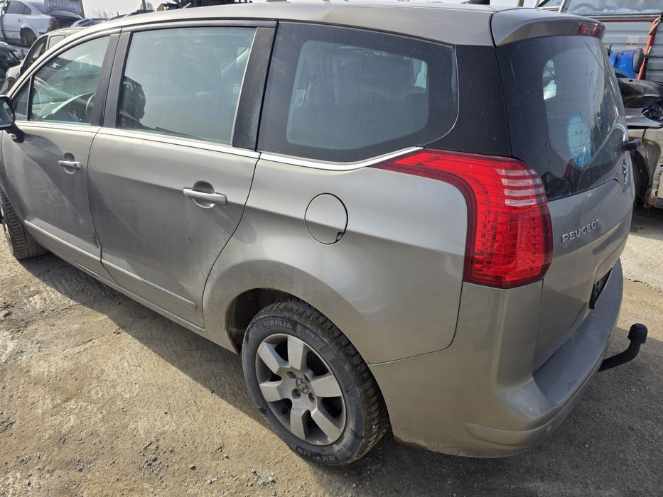 Dezmembrez Peugeot 5008 1.6hdi