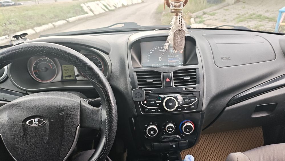 Продам .Lada kalina 2014 года !