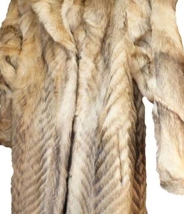 Современная  шубу из меха срочно