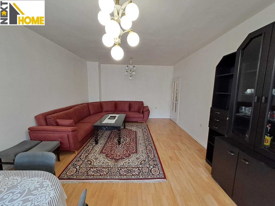 Просторен двустаен апартамент с ГАРАЖ