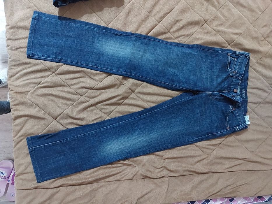 Blugi armani ca noi