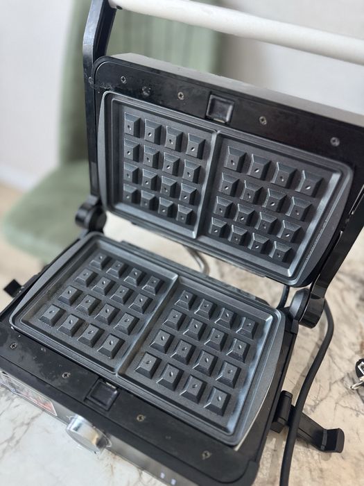 Продам электрогрильницу/вафельница