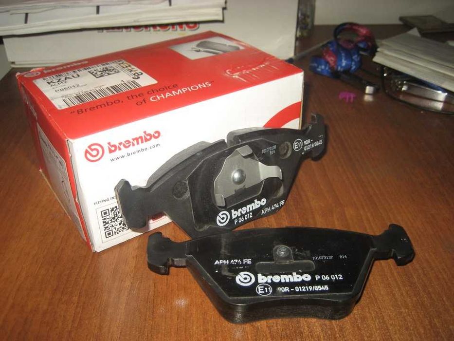 Продам новые передние колодки brembo на bmw e34, e32, e28