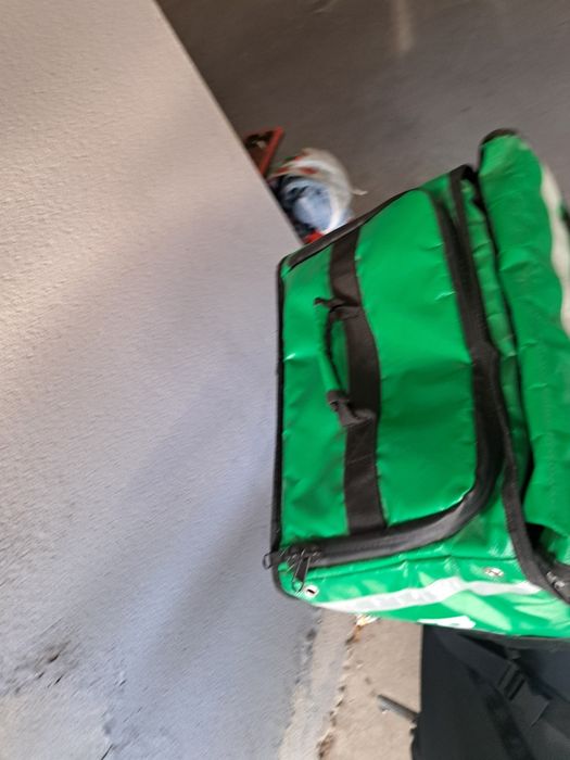 Vand Geanta bolt food este aprope nou
