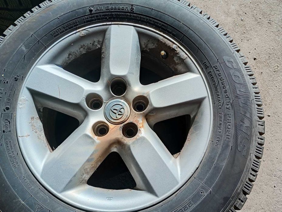 Гуми с джанти 16цола Toyota Rav 4 2004 година