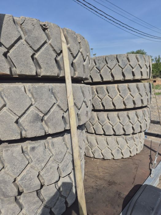 Set 8 roti excavator 1000 pe 20