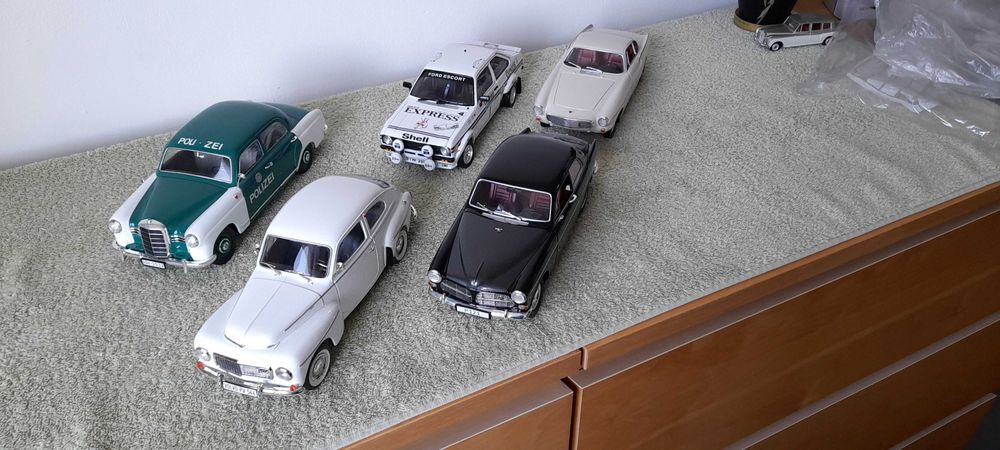 vand machete diferite 1/18 - producatori diferiti