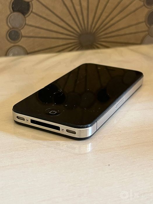 iPhone 4 8GB yaxshi. Imei bor. ios 9.3.6