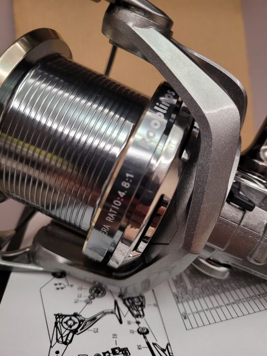 NGK 10000 е масивна и здрава, прецизно изработена макара с преден аван