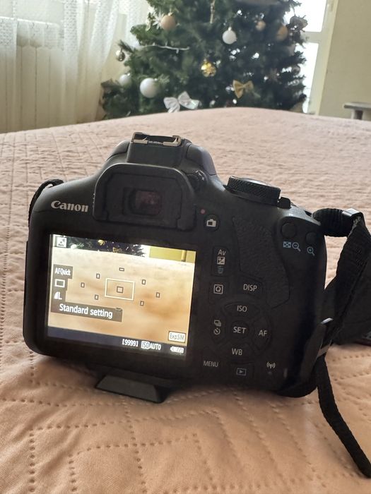 Canon EOS 2000D + obiectiv 18–55 IS + accesorii