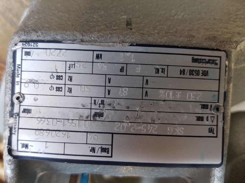 Вакуум помпа тип въздуходувка