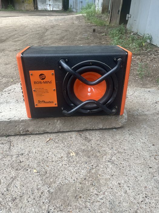 продам активный саббуфер Boss mini-1580