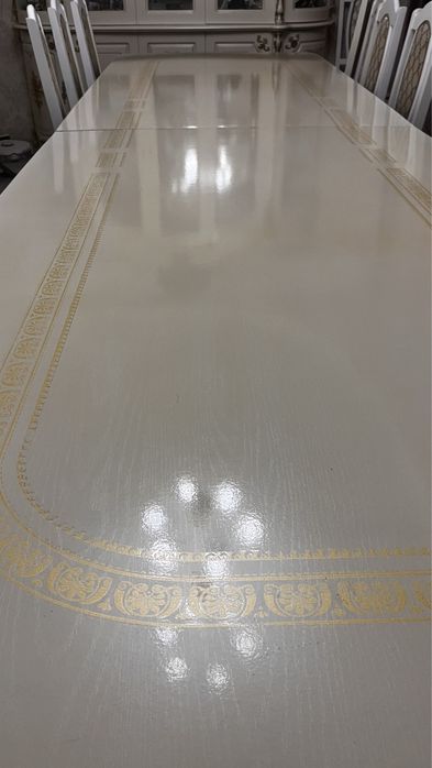 Стол четыре метра по два