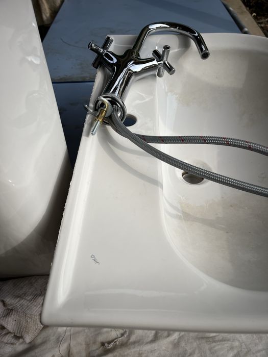 Смеситель для раковины