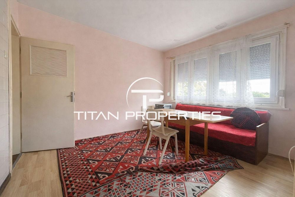 Продава се Четиристаен апартамент в Пловдив, Младежки Хълм - 170 кв.м за 1471 €/кв.м - Снимка #3