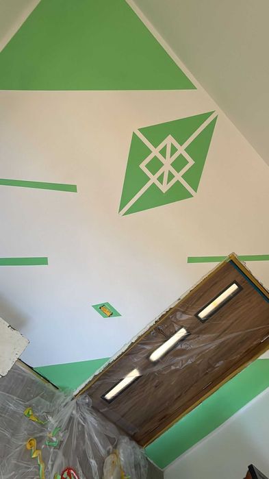 Anunț pentru Servicii de Zugrăvit, Montaj Parchet și Tapet !