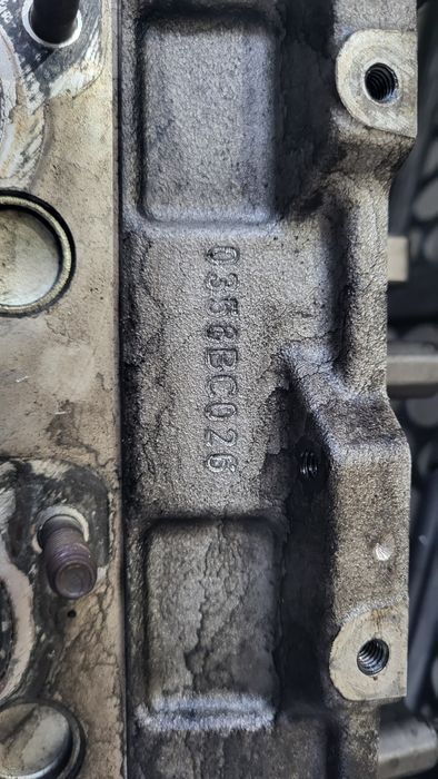 Оборудвана глава,картер за Мерцедес тип двигател 646