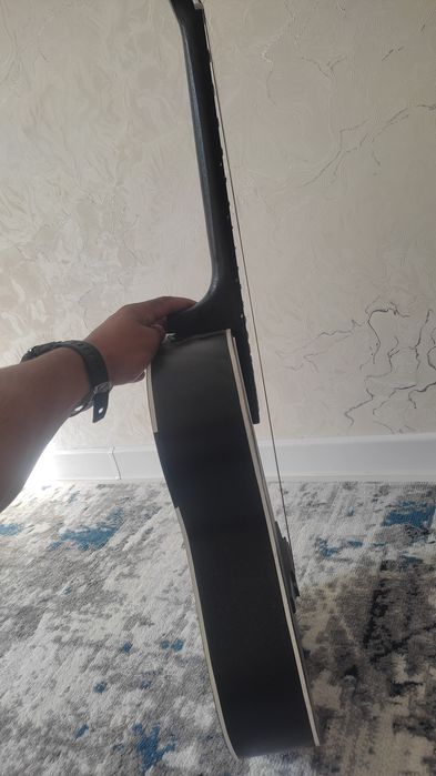 Akustik Gitara klastichiski