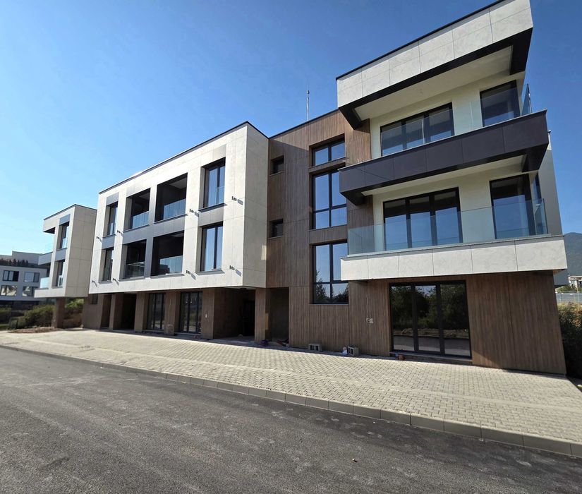 Тристаен апартамент в кв. Витоша до British school и ул. Георги Райчев