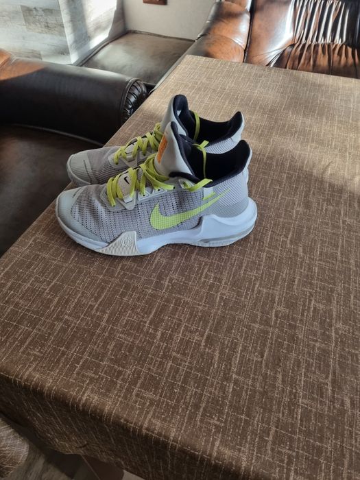 Продавам маратонки Найк