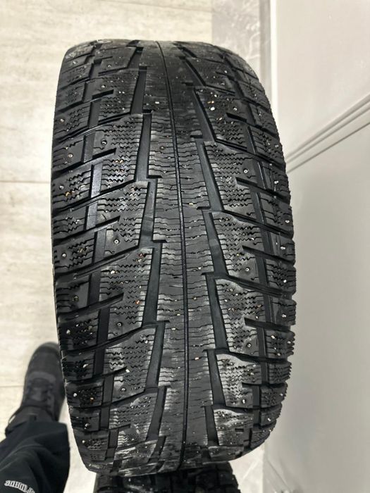 Продам комлект диск с шинами