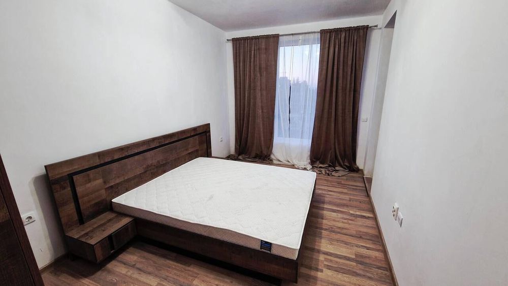 Дава се под наем Двустаен апартамент в Бургас, Изгрев - 63 кв.м за 612 € - Снимка #2