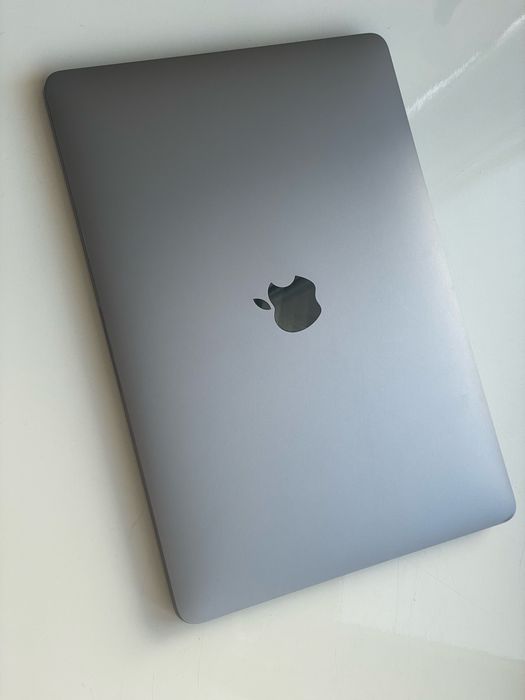 Macbook pro 13 M2 touchbar 512 гб 8 гб