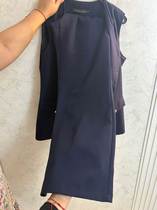 Темно синий костюм