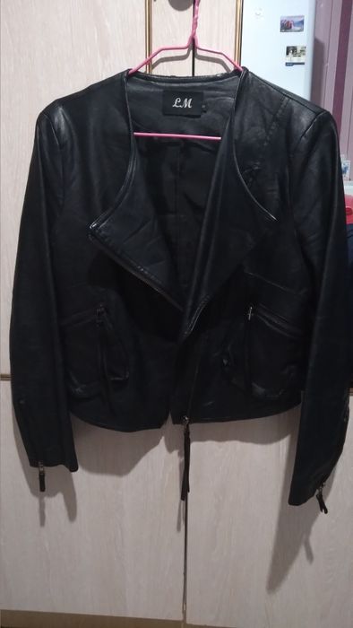 Продам куртку кожаную