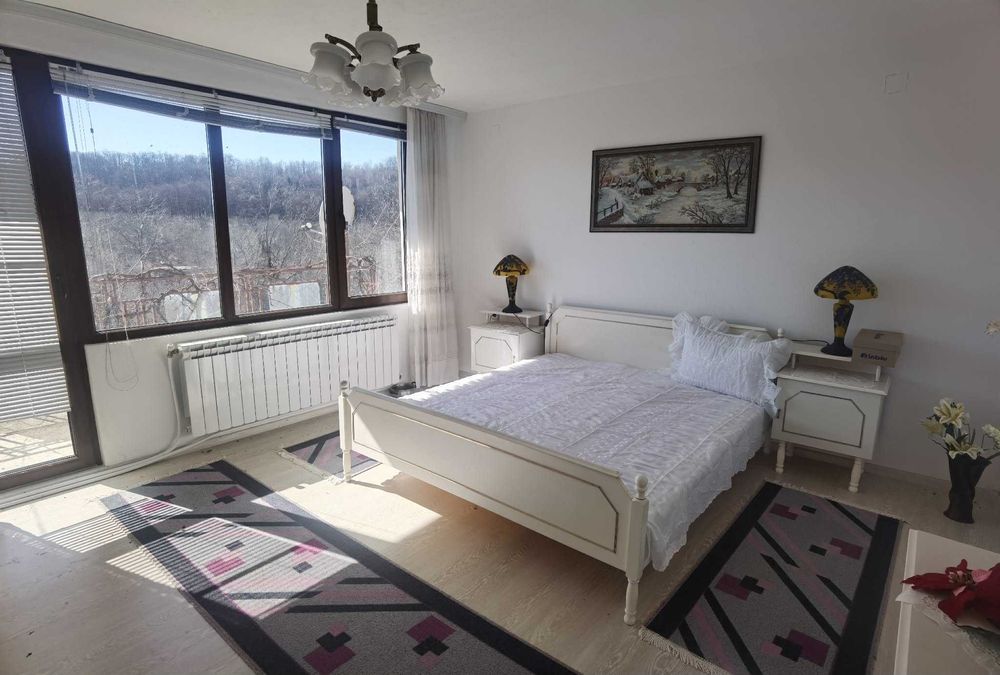 Прекрасна къща в с. Лесичарка