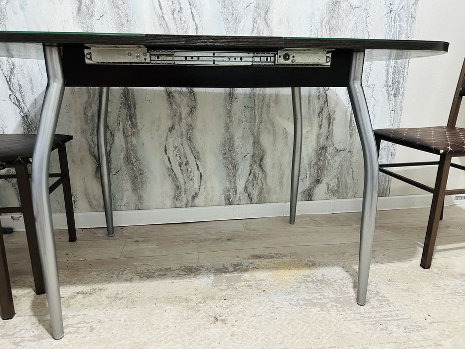 Обеденный стол б/у