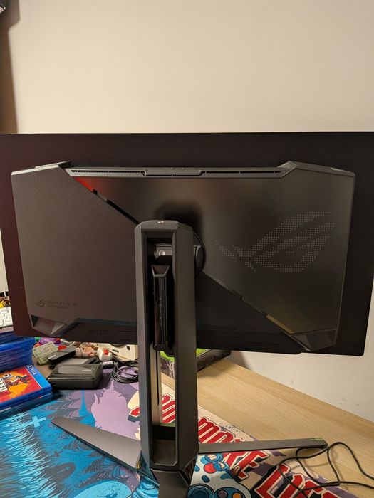 Monitor Oled 4K 240Hz  Asus Rog Swift PG27UCDM