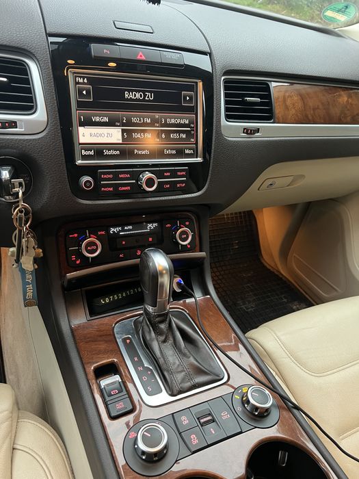 VOLKSWAGEN Touareg 2012 — imagine 4
