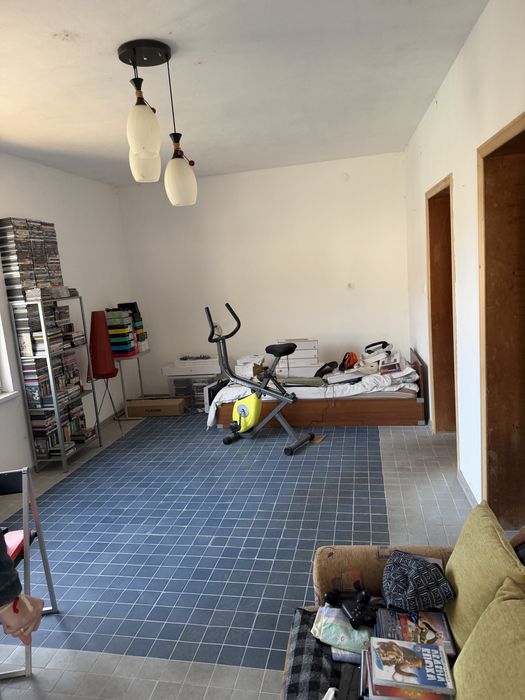 Голяма къща в град Своге