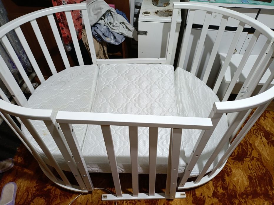 Манеж для детей с матрасом