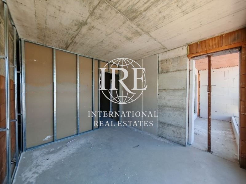 Продава се Двустаен апартамент в Варна, Младост 2 - 64 кв.м за 1035 €/кв.м - Снимка #2