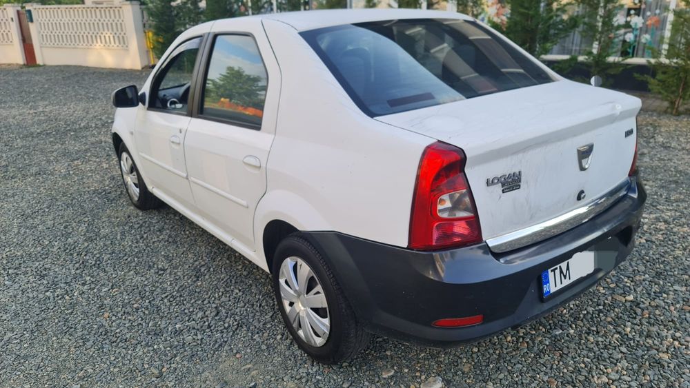 DACIA Logan