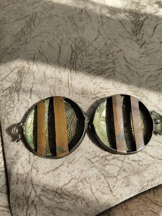 Сребърни пафти .