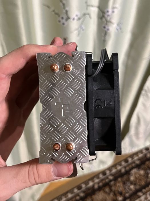 Башенный кулер deepcool на 2 трубки