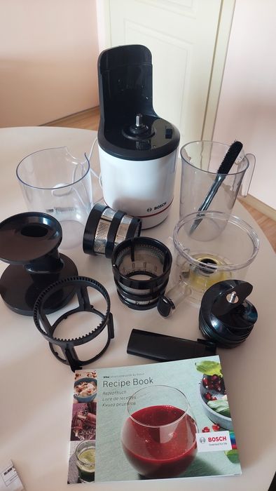 Бавнооборотна сокоизстисквачка тип охлюв Bosch