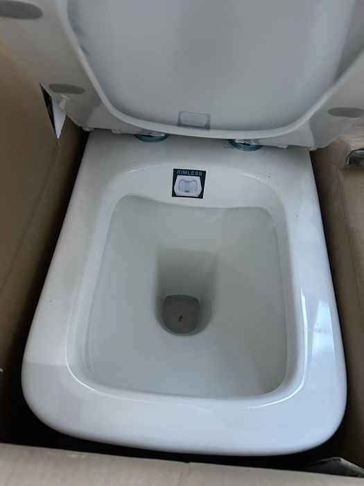 Продается унитаз новый