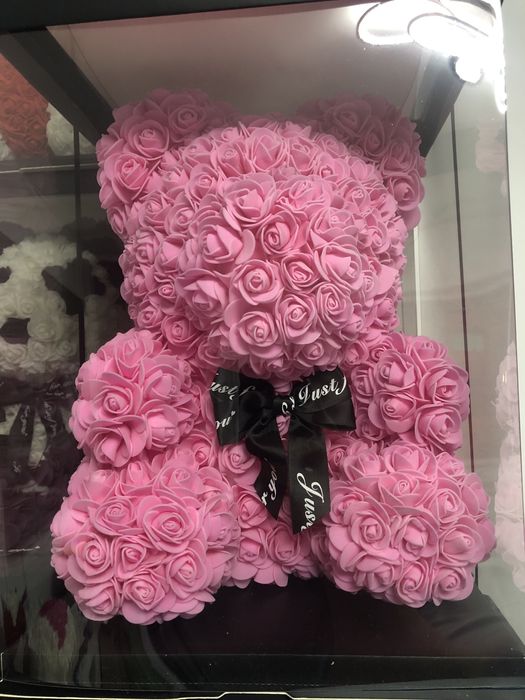 Figurina ursulet din trandafiri 40 cm 150 lei